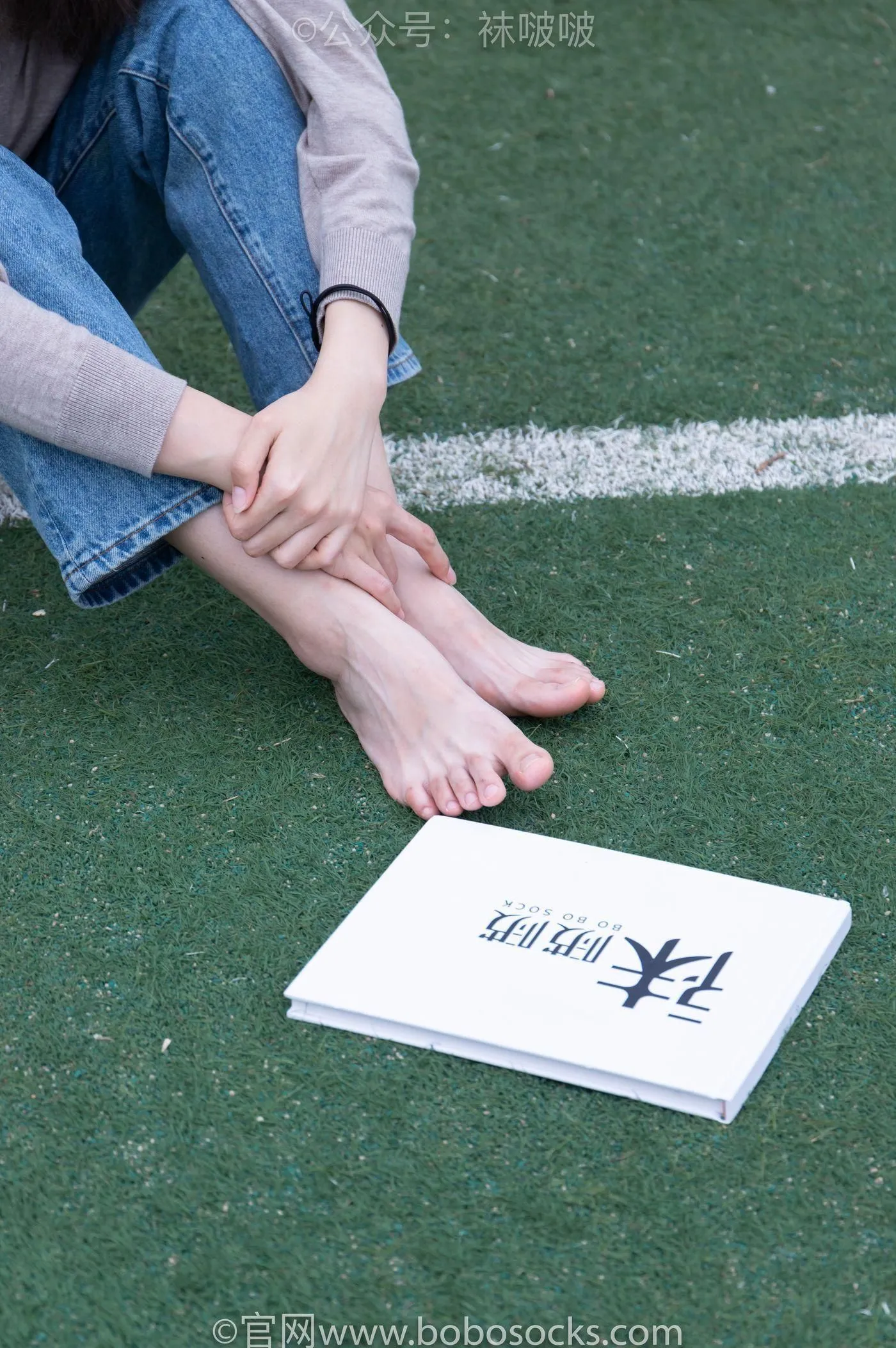 [BoBoSocks袜啵啵]NO.004 泡芙-vans帆布鞋、白棉袜、裸足 [127P]插图5